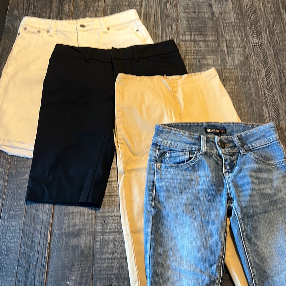 LOT OF 4 BERMUDA SHORTS SZ 1 / S